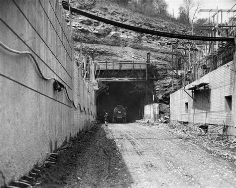 Squirrel Hill Tunnels Downtown Pittsburgh Pittsburg Pa Pittsburgh