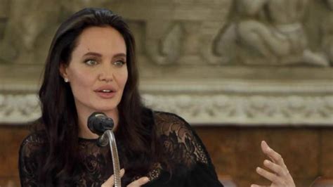 What Is Bells Palsy Angelina Jolie Reveals Diagnosis