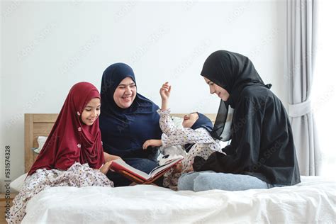 Muslim Mothers Teach Their Daughters To Read The Quran At Home Muslim