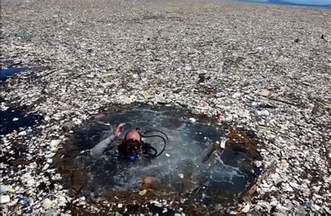 Video Shocking Footage Emerges Of Disgusting Sea Of Plastic Floating