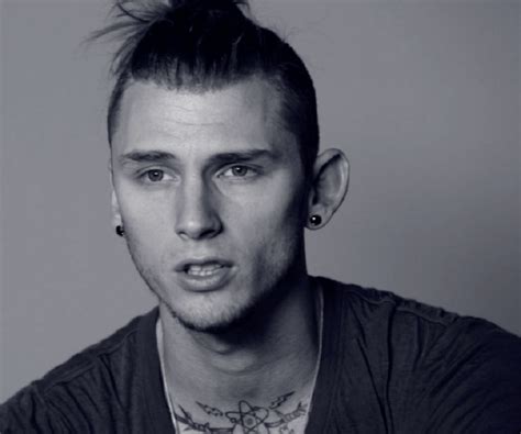 100 words and running (2010). Machine Gun Kelly Biography - Facts, Childhood, Family Life & Achievements of Rapper