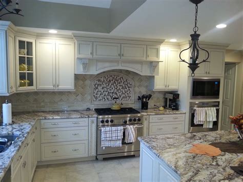 The eat in kitchen has newer cabinets and appliances plus a pantry. Kitchen Gallery - Red Bank Cabinet Company