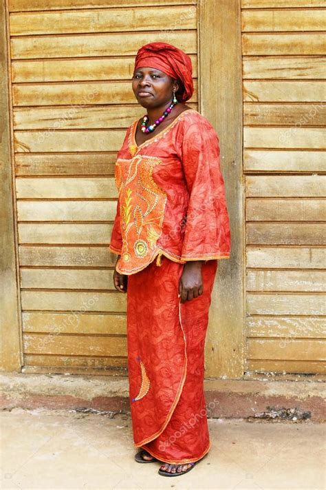Mulher Negra Africana Em Roupas Tradicionais — Fotografias De Stock