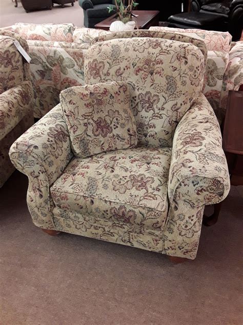 Pair Of Broyhill Floral Chairs Delmarva Furniture Consignment