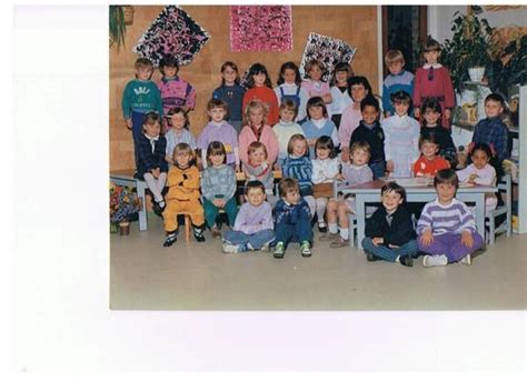 Photo de classe Dernière année maternelle de 1989 Ecole Marie Curie