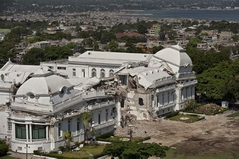 Le 12 janvier 2010, haïti est dévasté par un tremblement de terre de très forte magnitude causant la mort de plusieurs centaines de milliers de personnes. TPE: La vie sociale en Haiti apres le séisme de 2010