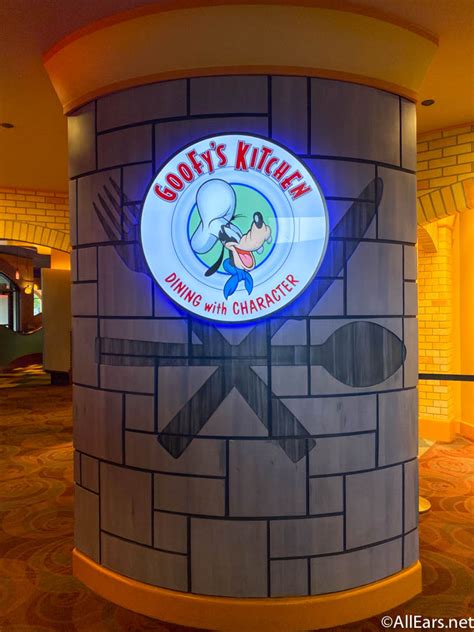 What do you mean by world street kitchen? Interior Pictures of Goofy's Kitchen in Disneyland Resort ...