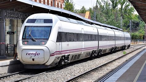 Ferrocarril Español Renfe Intercity S120 En Aranjuez Renfe