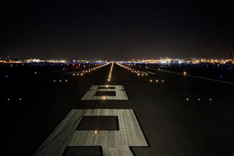 10 Runway Airport And Taxiway Lights Explained By An Actual Pilot