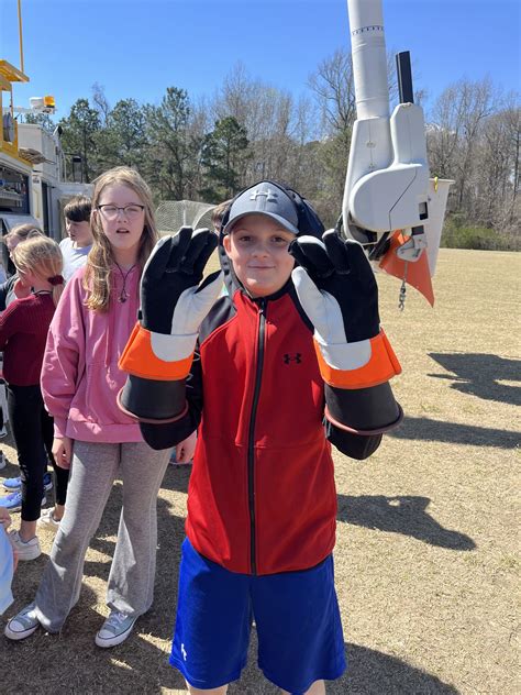 Dominion Energy SHOCKS 5th Grade! – Stonehouse