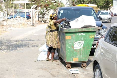 Luanda Sobreviver Da Comida Do Lixo E Da Prostituição Nas Ruas Portal De Noticias Online