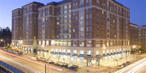 Food blogger howie reveals the secret to cooking a giant thanksgiving feast without a hitch: charles-commons - Community Living