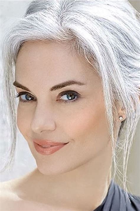 Pin By Jayreen Fabros On Beauty Beauty Women Natural Makeup Grey Hair