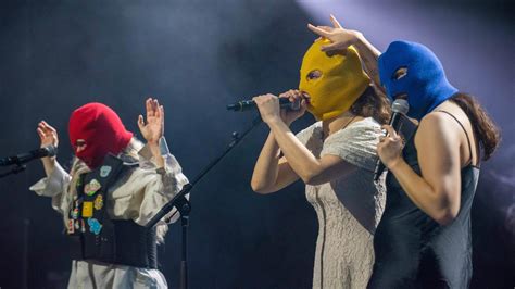 Aus Solidarität Mit Der Ukraine Pussy Riot Sagen Auftritt Bei Maifestspielen In Wiesbaden Ab