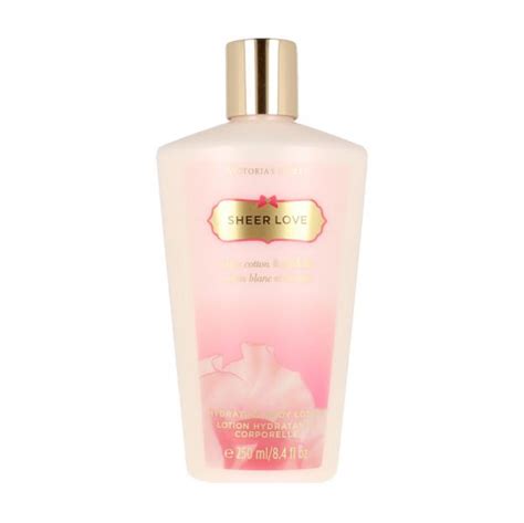 Aloe vera cools the scent palette while softening skin with every application. Comprar Online Loción Victoria's Secret Sheer Love ...