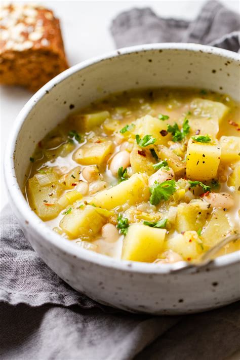 The original recipe uses kasseler brot, which is a bread made with wheat and rye flour with a sourdough base, but you can use any hearty white bread. POTATO, LEEK & WHITE BEAN SOUP - THE SIMPLE VEGANISTA