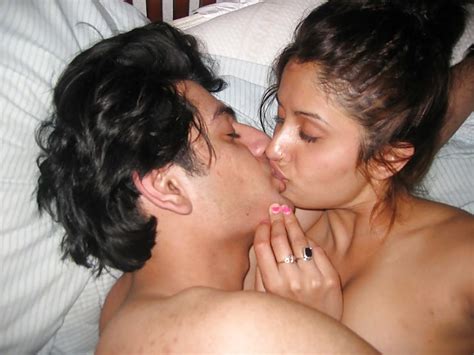 Kissing Desi Couples 13 Pics Xhamster