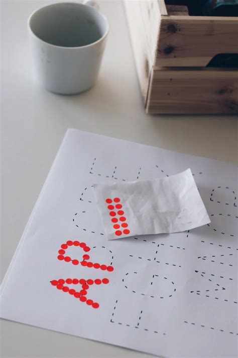 Abc poster mit verschiedenen motiven zum ausdrucken kostenlos laden. Druckvorlage // Kostenlose ABC-Poster zum Ausdrucken ...