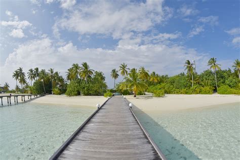 Safari Island Resort The Maldives Experts For All Resort Hotels And