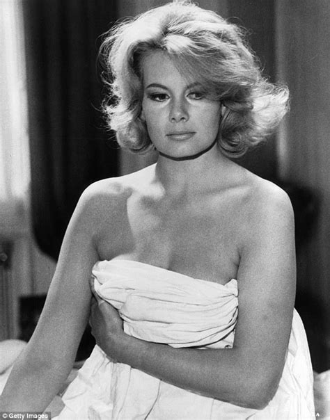 Bond Girl Molly Peters Dies At The Age Of 75 Daily Mail Online