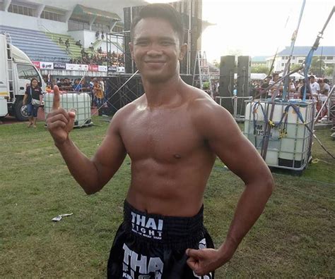 tmt fighter saksurin tigermuaythai wins by 1st round ko at thai fight king of muay thai tiger