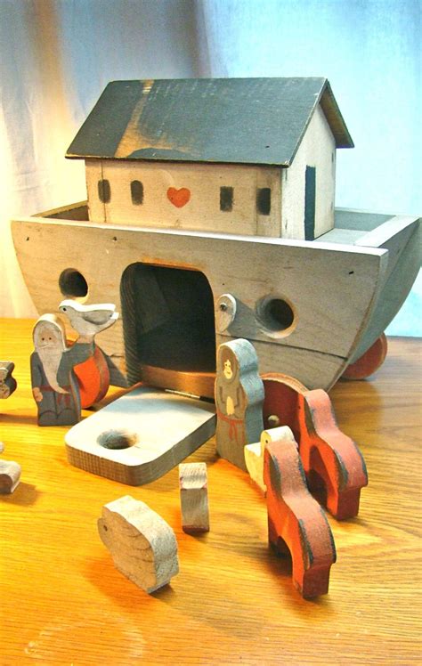 Vintage Handmade Wood Toy Noahs Ark With Wooden Animal