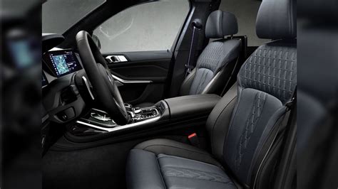It has an original msrp of $76,245 and a clean carfax history of 1 owner. BMW X7 Dark Shadow Edition debuts with Stygian styling - autoX