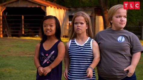 Get A First Look At The New Season Of 7 Little Johnstons Youtube