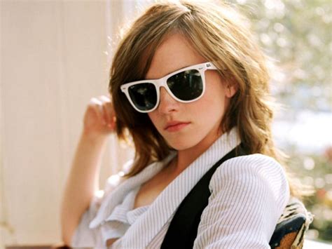 Emma Watson Grew Up To Become One Smoking Hot Babe Pics Izispicy Com
