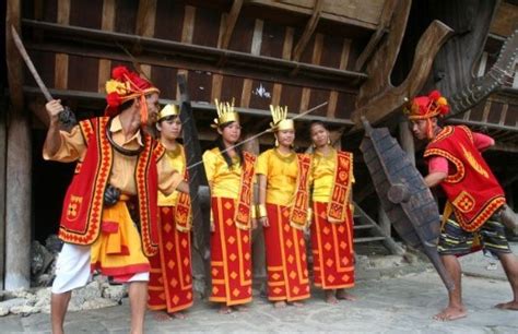 Baju Adat Sumatera Utara Pakaian Adat Nias Budaya Indonesia