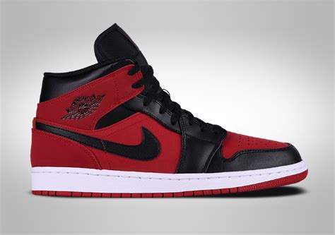 The air jordan collection curates only authentic sneakers. NIKE AIR JORDAN 1 RETRO MID BG BANNED für €85,00 ...