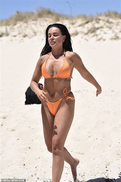 mafs bronte schofield shows off her incredible figure in a skimpy bikini as she hits the beach