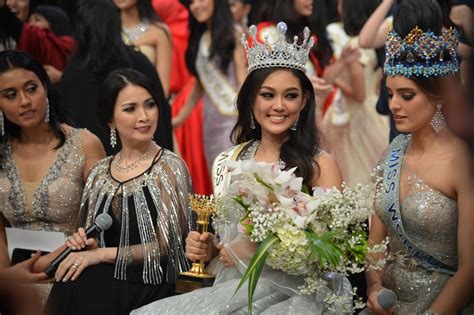 Miss Indonesia 2019 Princess Megonondo Gelar Ini Saya Persembahkan Untuk Mama Okezone Lifestyle