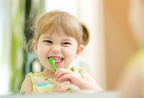 Anak Belum 3 Tahun Sikat Gigi Cukup Dengan Air Hangat Okezone Lifestyle