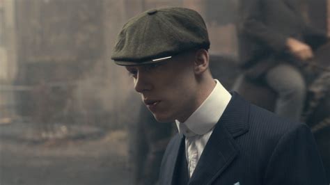 Textured crop undercut with asymmetrical fringe. Peaky Blinders | John Shelby