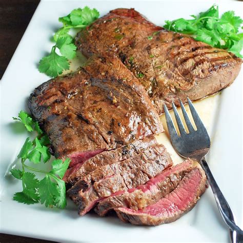 Aug 21, 2020 · cook the flat iron steak for about 4 minutes (lift one side carefully to check your grill marks), then rotate 45 degrees to create those nice crosshatch grill marks. Garlic Lime Grilled Flat Iron Steak - Amee's Savory Dish