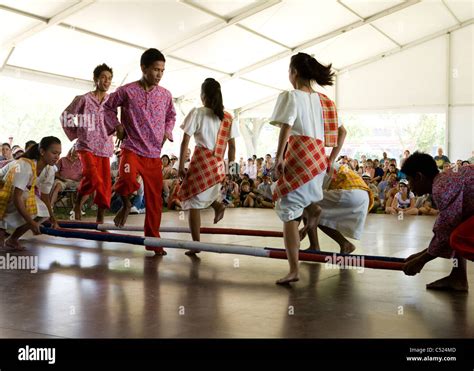 This Dance Is Called Tinikling A Traditional Philippine Folk Dance Vrogue