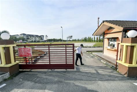 The mco in five districts in kedah yesterday is part of the proposal which was presented to the national security council on friday. MCO: Educational institutions in seven districts in Kelantan ordered to close - Selangor Journal