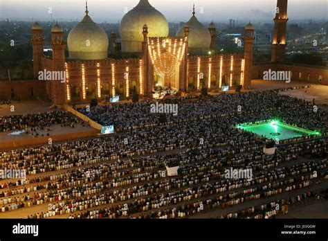 Lahore Pakistan 09th Apr 2017 Imam I Kaaba Saleh Bin Muhammad Bin
