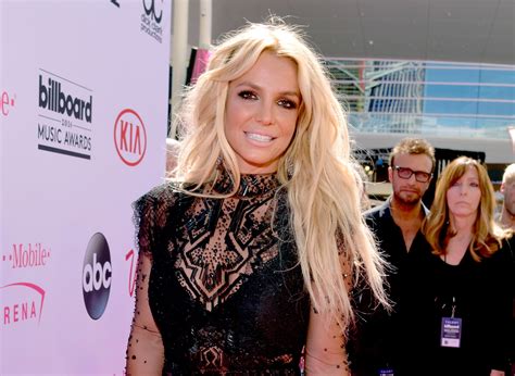 Britney Spears Just Debuted Pink Hair For The Summer Glamour