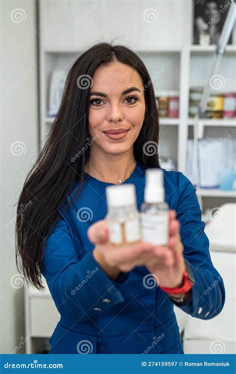 Cosmetologist Female Doctor Prepare To Medical Procedure In A Beauty