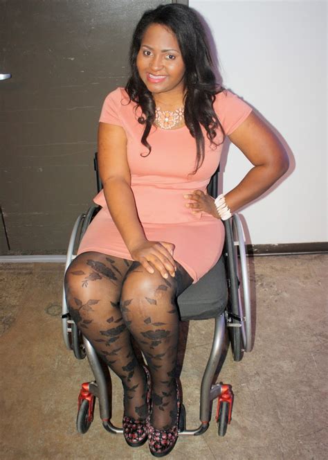 wheelchair fashion ootd wearing high heels on the wheelchair [lizzy o]