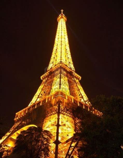 What are some restaurants close to pullman paris eiffel tower hotel? Paris: Paris Eiffel Tower at Night