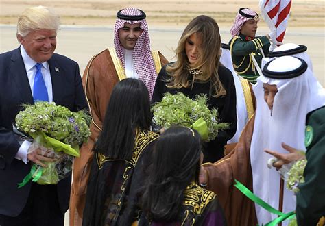 melania trump eschews headscarf in saudi arabia — and it s not an insult