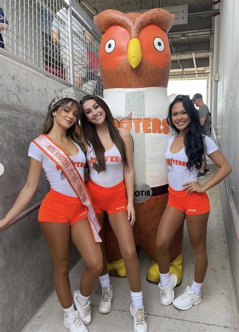 Hooters Girl Quips I M Out Of Your League As She Dons Brand S Iconic Booty Shorts Daily Star