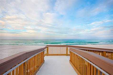 Conveniently located restaurants include stewby's seafood shanty, floyd's shrimp house, and al's beach club. Hilton Garden Inn Fort Walton Beach Day Pass | ResortPass