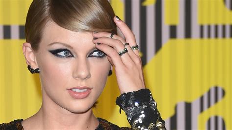 Taylor Swifts New Music Video Crew Apologise For New Zealand Filming Cbbc Newsround