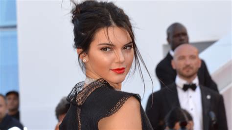 The Lipstick Trick That Kendall Jenners Makeup Artist Swears By