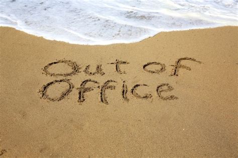 This a video about out of office emails and pretentious language used in them !! 15 Funny Out-Of-Office Messages to Inspire Your Own ...