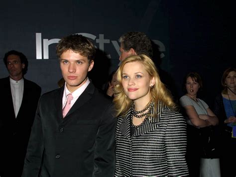 He also served in the us army reserves. Here's Why This Photo Of Reese Witherspoon And Ryan ...